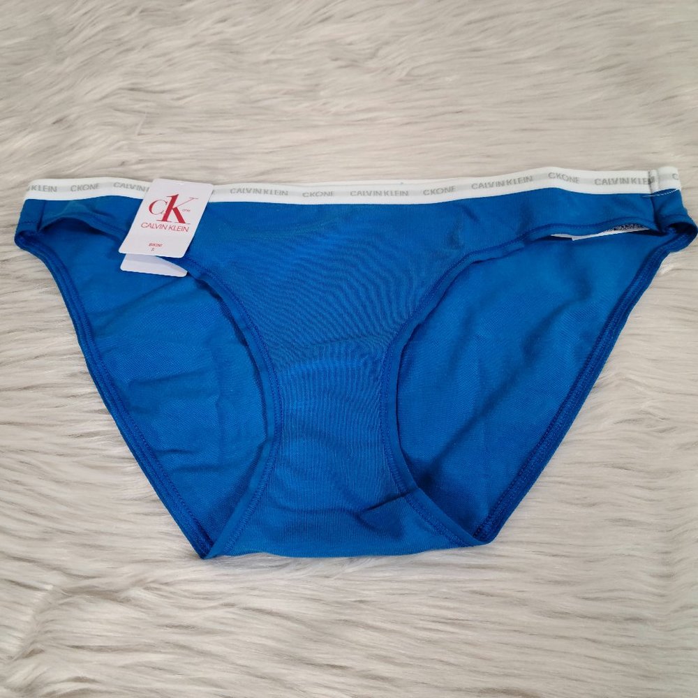 -Calvin Klein Panty Sz S & L NWT